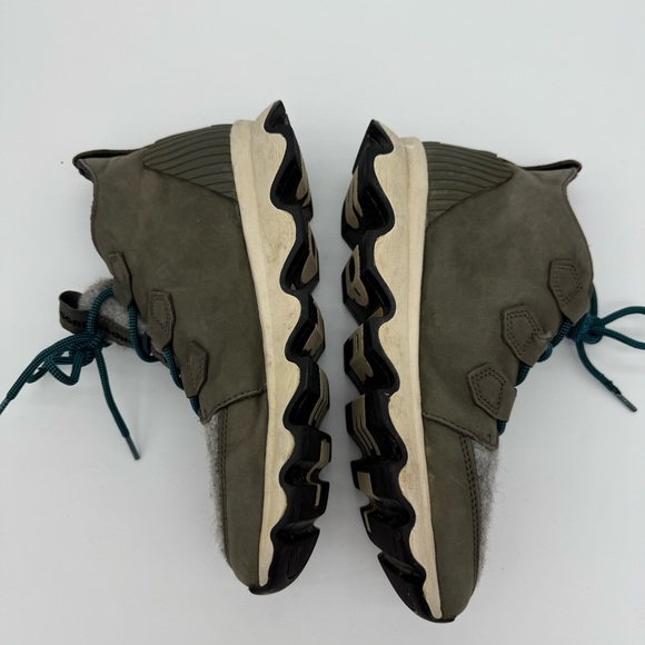 Women’s Sorel Kinetic Caribou Boots size 9 - Picture 6 of 8